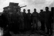 танкисты у  БТ-5.png