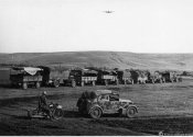 2_Autocolonna militare in marcia verso le prime linee in Ucraina nell'agosto 1941.jpg