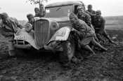 fortepan_43121_Polski-Fiat 508 típusú gépkocsi 1942_1.jpg