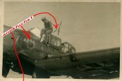 Ju 87 von W.Roell mit Staffelabzeichen 4.Stuka-Geschw.77 im 2.WK 1.jpg
