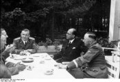 Bundesarchiv_Bild_101III-Alber-064-04,_Subhas_Chandra_Bose_bei_Heinrich_Himmler.jpg