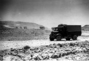 8_Autocolonna in marcia verso Ain el Gazala in Libia nel giugno 1942.jpg