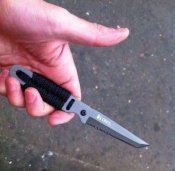 Нож "нашейник" CRKT-FA001