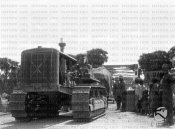 4_Caterpillar al lavoro nei pressi di un ponte di ferro Etiopia 05-1936.jpg