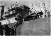 4_Movimenti di truppe nel porto di Durazzo nel settembre 1940.jpg