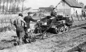 French-farmer-helped-by-Brits.jpg