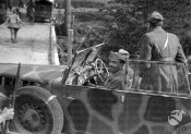 Il Principe Umberto su un'automobile dell'esercito 26.06.1940.JPG