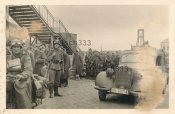 Mercedes Benz PKW Kradmelder Gefangene Soldaten 22. ID Westfeldzug Holland.JPG
