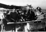 10_Militari del 7° reggimento bersaglieri a riposo nell'estate 1941.jpg