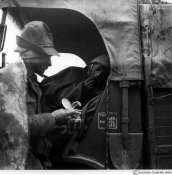 1_Soldati in pausa sul fronte delle Alpi occidentali nel giugno 1940.jpg