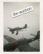Stuka Ju 87 mit Staffelabzeichen uber Kanal nach England 5.jpg