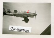 Stuka Ju 87 mit Staffelabzeichen auf Flug nach England 5.jpg