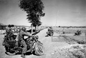 1_Italian volunteers of CTV road Teruel-Sagunto May-June 1938.jpg