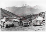 9_Autoblindo AB41 Bersaglieri fronte Tunisia Africa Settentrionale.jpg