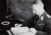 Döring, Kurt-Bertram von - Generalleutnant.jpg