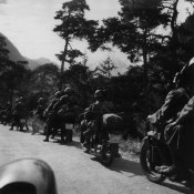 7_Divisione motorizzata nella zona del Piccolo San Bernardo nel giugno 1940.jpg
