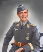 Hauptmann Luftwaffe FJ.jpg