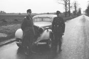 Ritterkreuztrager und Soldat.jpg