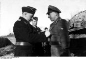 Bundesarchiv_Bild_101III-Ludwig-008-29A,_Russland,_bei_Charkow,_Ordensverleihung copy.jpg