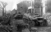 Подбитые БТР Sd.Kfz.250. Кенигсберг, апрель 1945.jpg
