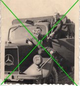 Foto_Wehrmacht_2_WK_Soldaten_auf_LKW_Mercedes.jpg