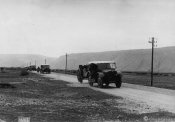1_Colonna di automezzi in marcia sulla strada per Mostar nella primavera 1941.jpg