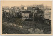 Orig_Foto_rus_Gefangene_Mercedes_Benz_Lkw_Anh.jpg