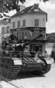 Panzer_IV_from_SS_Division_Leibstandarte_Adolf_Hitler_France.jpg