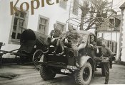 Fotos-Frankreich-Beute-Panzer-Flugzeug-LKW-Auto.jpg