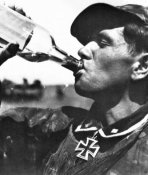Танкист. 43 год, Курская дуга.А что ему стесняться, бояться, тем более .jpg