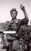 germansoldierflashlight7hv.jpg