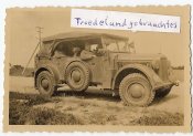 FOTO_MILIT_R_2_WK_WEHRMACHT_JEEP_PKW_FAHRZEUG_UM.jpg