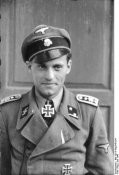 Alfred_Guenther_Russia_jun1943_Bundesarchiv_Bild_101III-King-047a-04.jpg