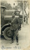 Fotografia Originale Esercito Militare In Posa Con Autocarri D'epoca Savona 1941.jpg