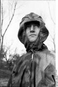 Bundesarchiv_Bild_101I-297-1728-06,_Im_Westen,_Scharfschütze.jpg