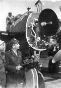 Northrop_P-61_nose_radar_bw.jpg
