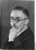 Bundesarchiv_Bild_146II-783%2C_Heinrich_Himmler.jpg