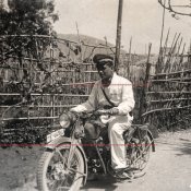 5_Regio Esercito - Ufficiale su moto Guzzi.jpg