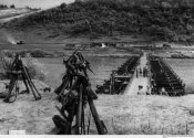 11_Ponte di barche sul fiume Donez in Ucraina nell'estate 1942.jpg