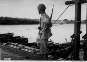 17_Sentinella sul fiume Donez in Ucraina nell'estate 1942.jpg