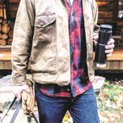 stanley-classic-one-hand-vacuum-insulated-coffee-mug-16oz-navy.PT05.png