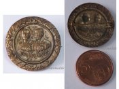 Austria_ww1_cap_badge_united_kaisers_viribus_unitis_Aug2015.jpg