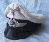 Luftwaffe other ranks flight white top visor cap 001.jpg