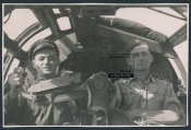 Luftwaffe Piloten im Flugzeug Cockpit.JPG