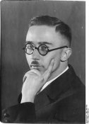 432px-Bundesarchiv_Bild_146II-783,_Heinrich_Himmler.jpg