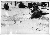 Italienische Soldaten an der Ostfront im Kampf 12.01.1942.jpg