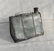 Треугольная топливная канистра Kraftstoff 10 Ltr. (Вермахт)