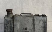 Треугольная топливная канистра Kraftstoff 10 Ltr. (Вермахт)