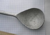 ложка "капля" , окончание : конический , граненный "брильянт"/белый металл/.