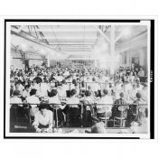Bench-assembling,-Recording-&-Computing-Machines-Co_,-Dayton,-Ohio_1914.jpg